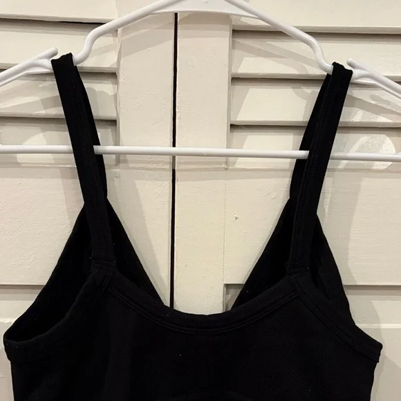 Black Deep V-Neck Cropped Top - Picture 8 of 11